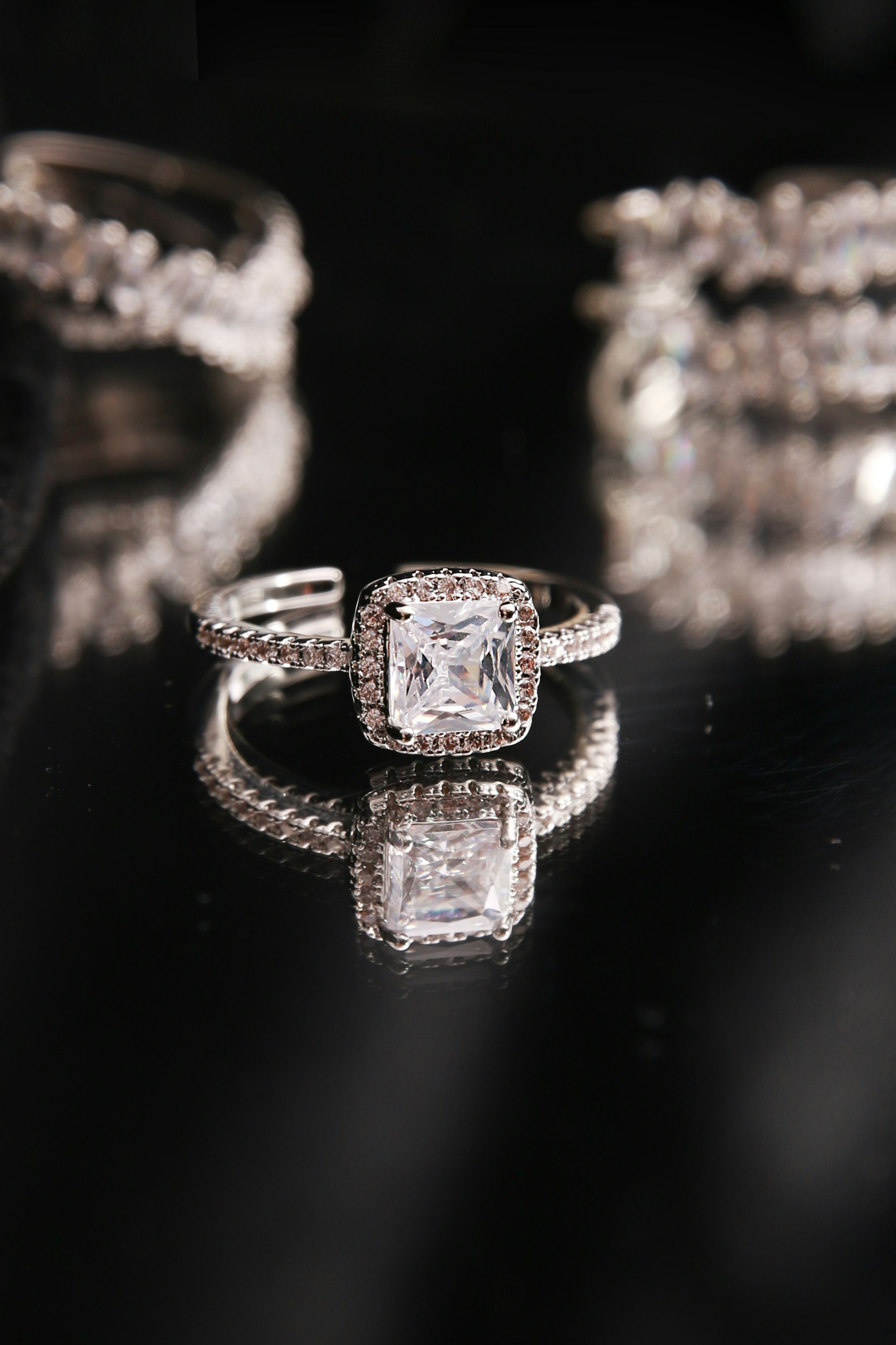 Princess cut lab-grown diamond