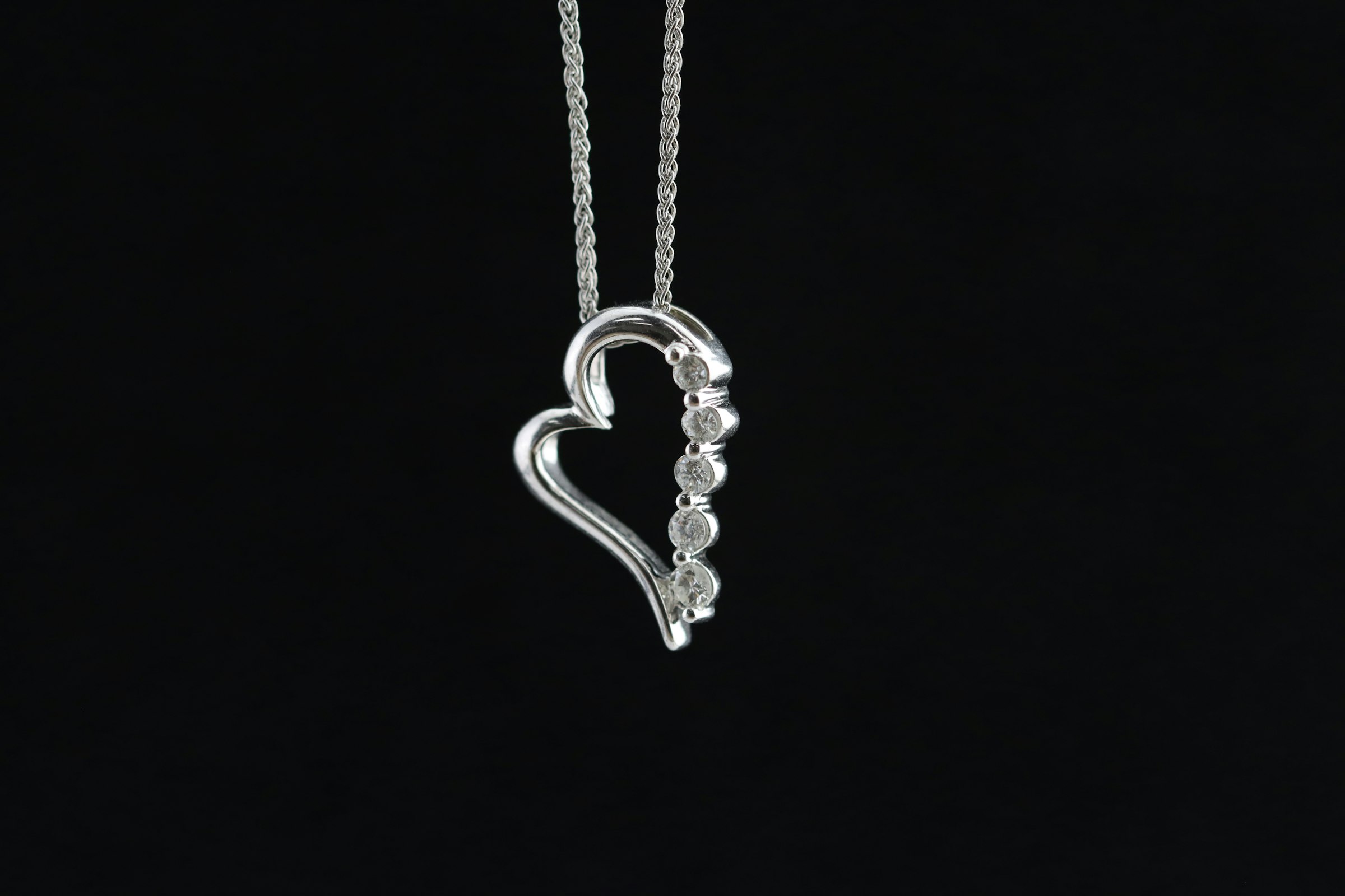 Heart cut lab-grown diamond
